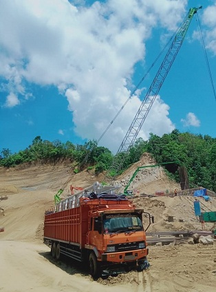 Pengiriman bahan proyek ke Aceh